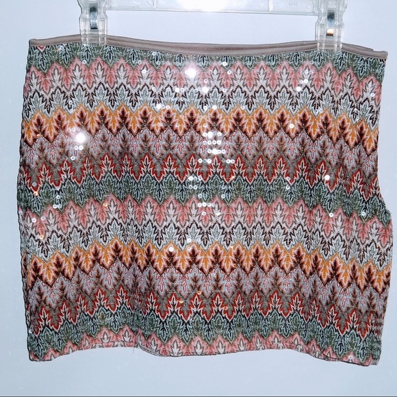 NWT EXPRESS Sz 6 S/P Geometric Sequined Mini Skirt - Picture 3 of 7